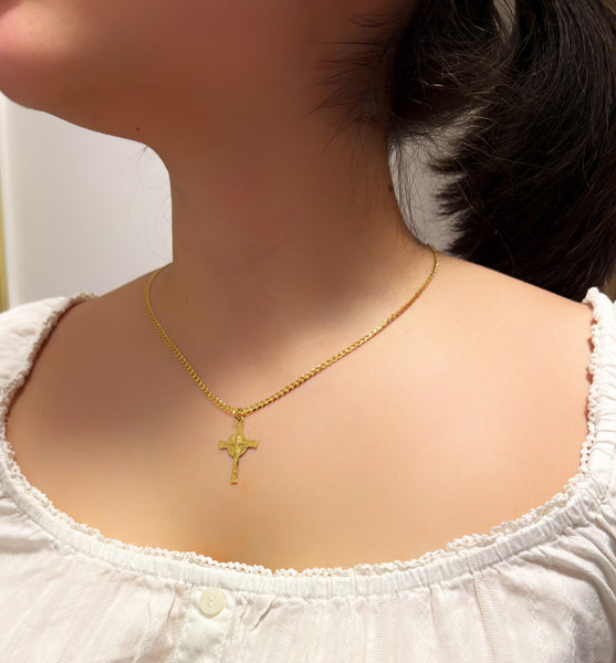 Croce gloriosa oro giallo o bianco 18kt